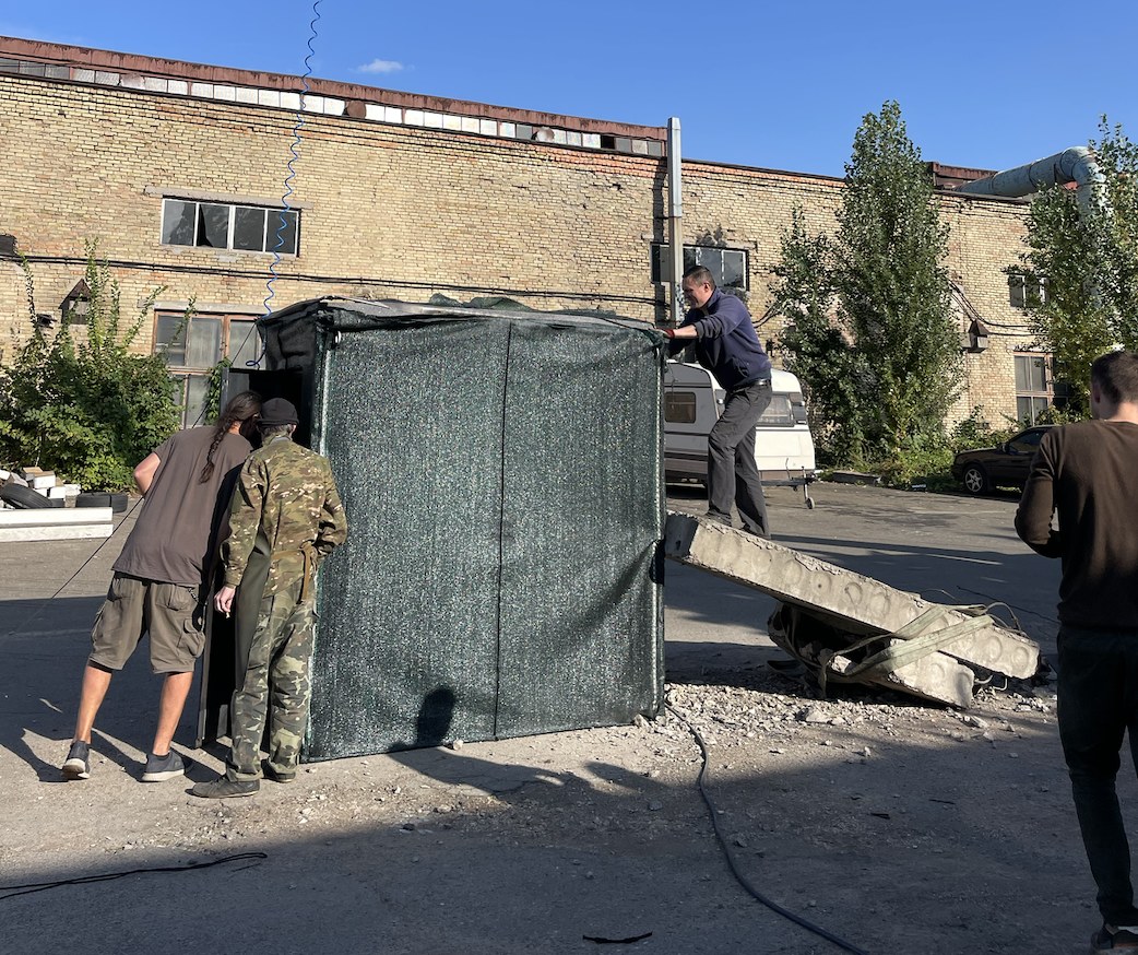 Украинец создал "Капсулу жизни" для защиты от ракетных обстрелов (фото и видео)