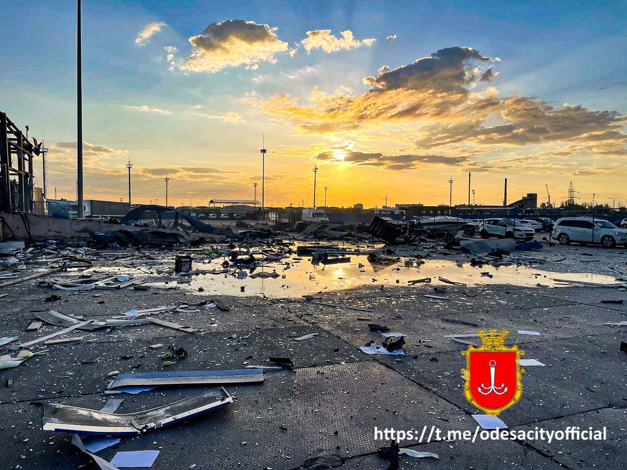 В Одесі окупанти зруйнували ракетами ТРЦ "Рів'єра": фото наслідків