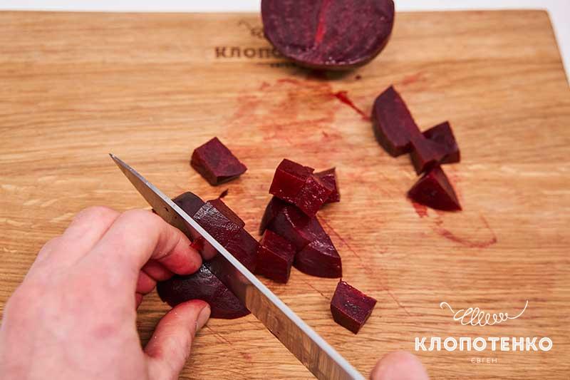 Літній борщ за рецептом Клопотенка: не тільки смачний, але й освіжаючий!