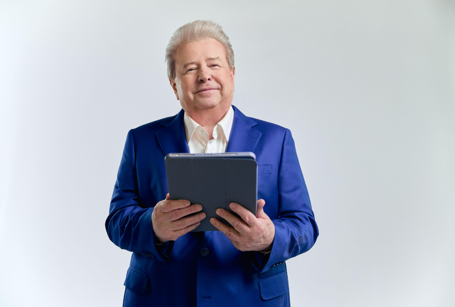 Михайло Поплавський відзначає 75-річчя: цікаві факти про ювіляра