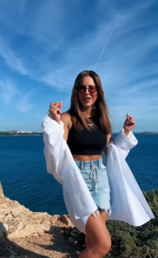 Предательница Лорак стала посмешищем в сети: "Сзади ПВО сработало?"