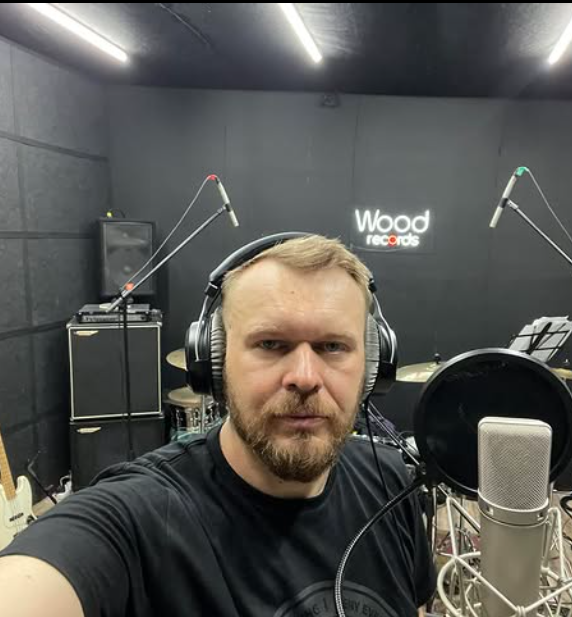 Акушер-гінеколог та землевпорядник: які незвичні дипломи мають Вакарчук, Пивоваров і Поплавський