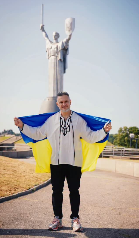 Ектор Хіменес-Браво, Олексій Суханов та Амадор Лопес: які знаменитості вивчили українську мову
