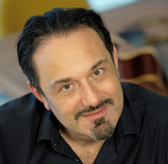 Акушер-гінеколог та землевпорядник: які незвичні дипломи мають Вакарчук, Пивоваров і Поплавський