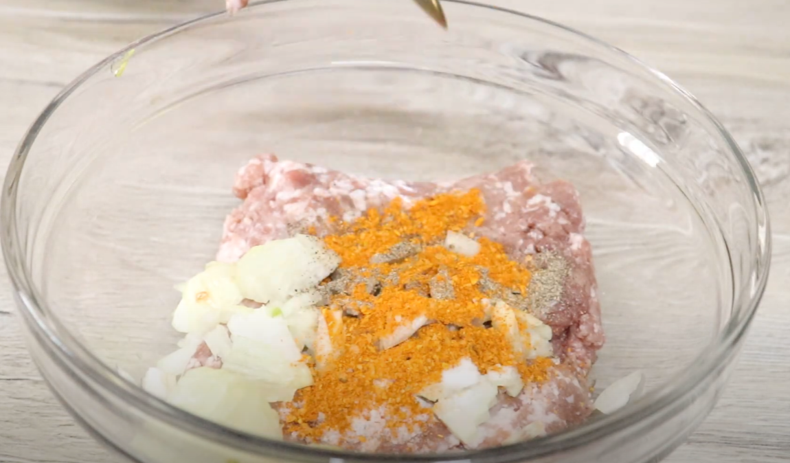 "Ленивые" беляши без мороки с тестом: будет вкусно, будто из пирожковой