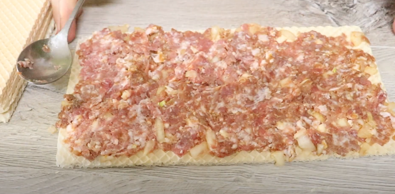 "Ленивые" беляши без мороки с тестом: будет вкусно, будто из пирожковой