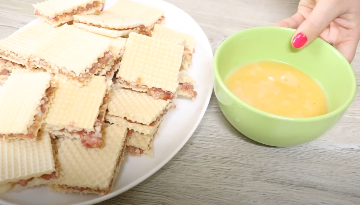 "Ленивые" беляши без мороки с тестом: будет вкусно, будто из пирожковой