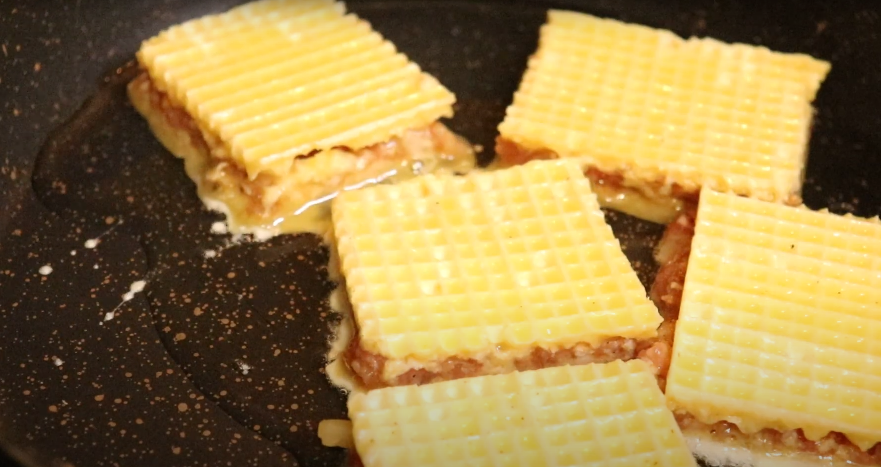 "Ленивые" беляши без мороки с тестом: будет вкусно, будто из пирожковой