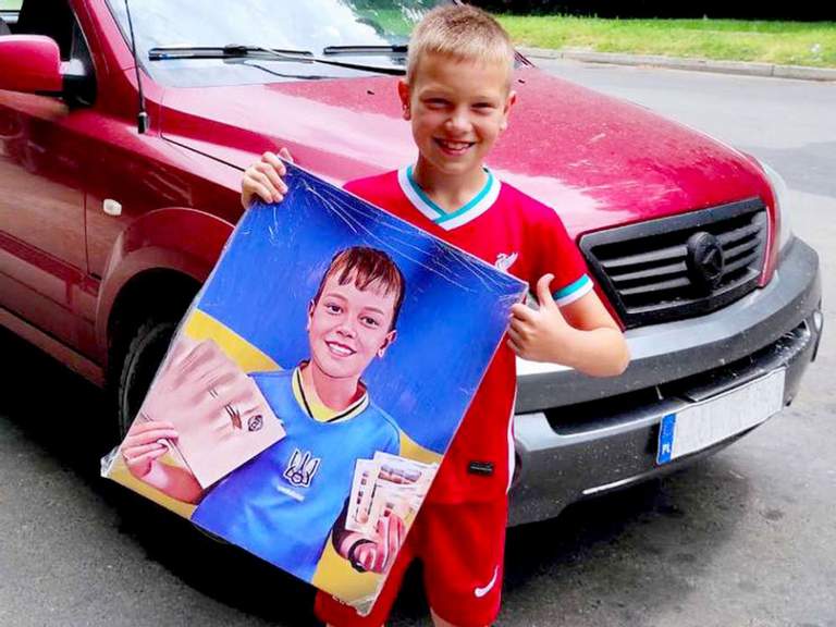 9-річний українець оригінальним способом зібрав гроші на автомобіль для ЗСУ