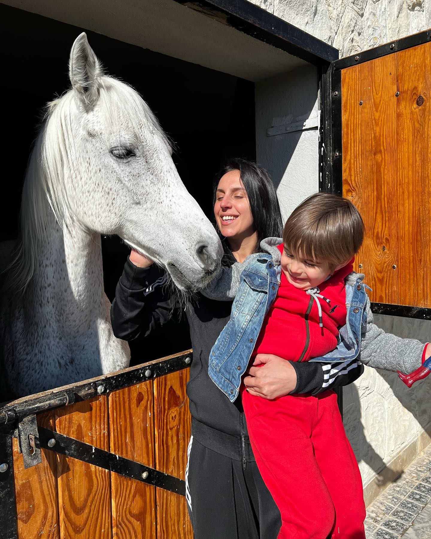 Утром - кофта, в обед купальник: Джамала рассказала о зимнем отдыхе в Египте и умилила семейными фото