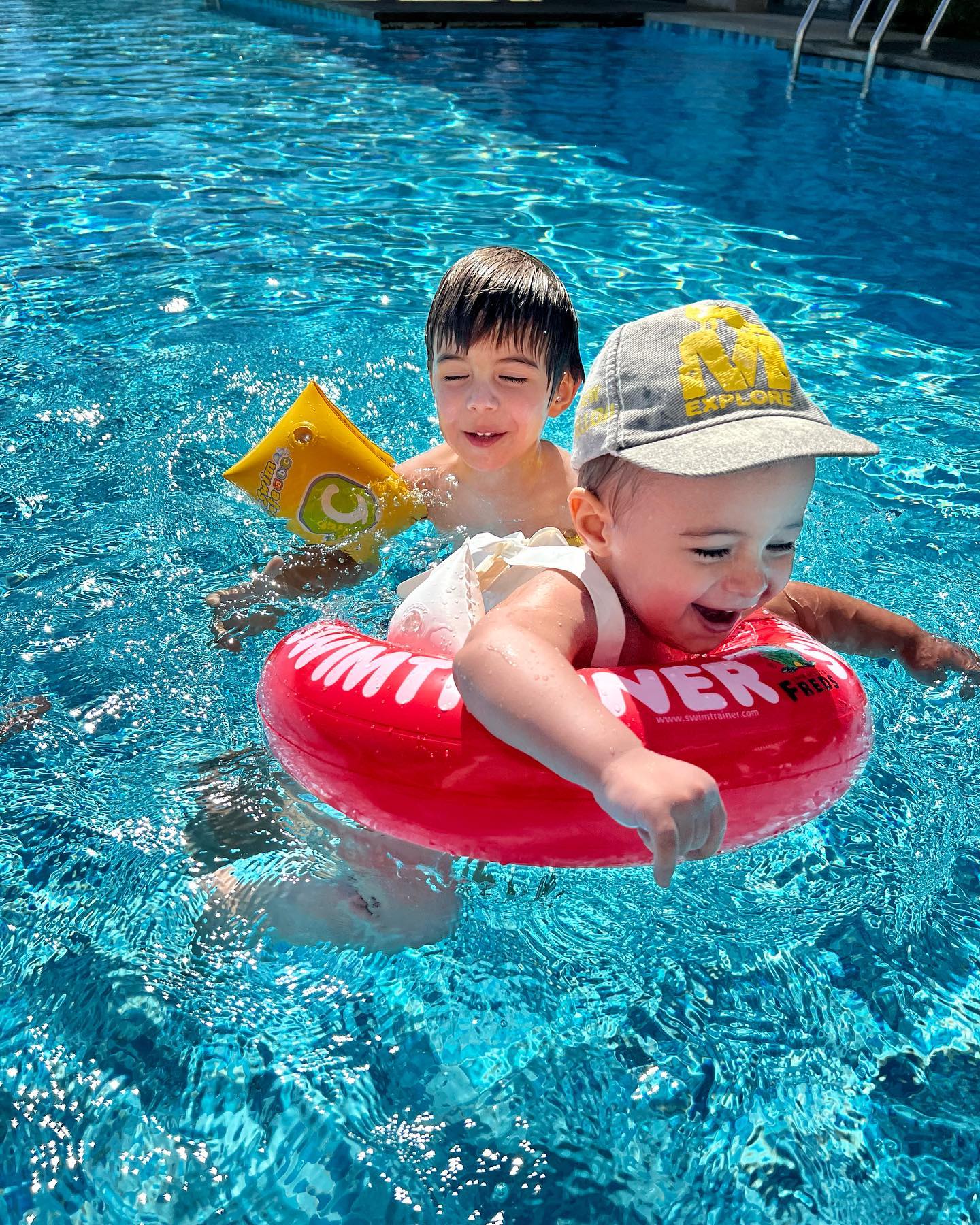 Утром - кофта, в обед купальник: Джамала рассказала о зимнем отдыхе в Египте и умилила семейными фото