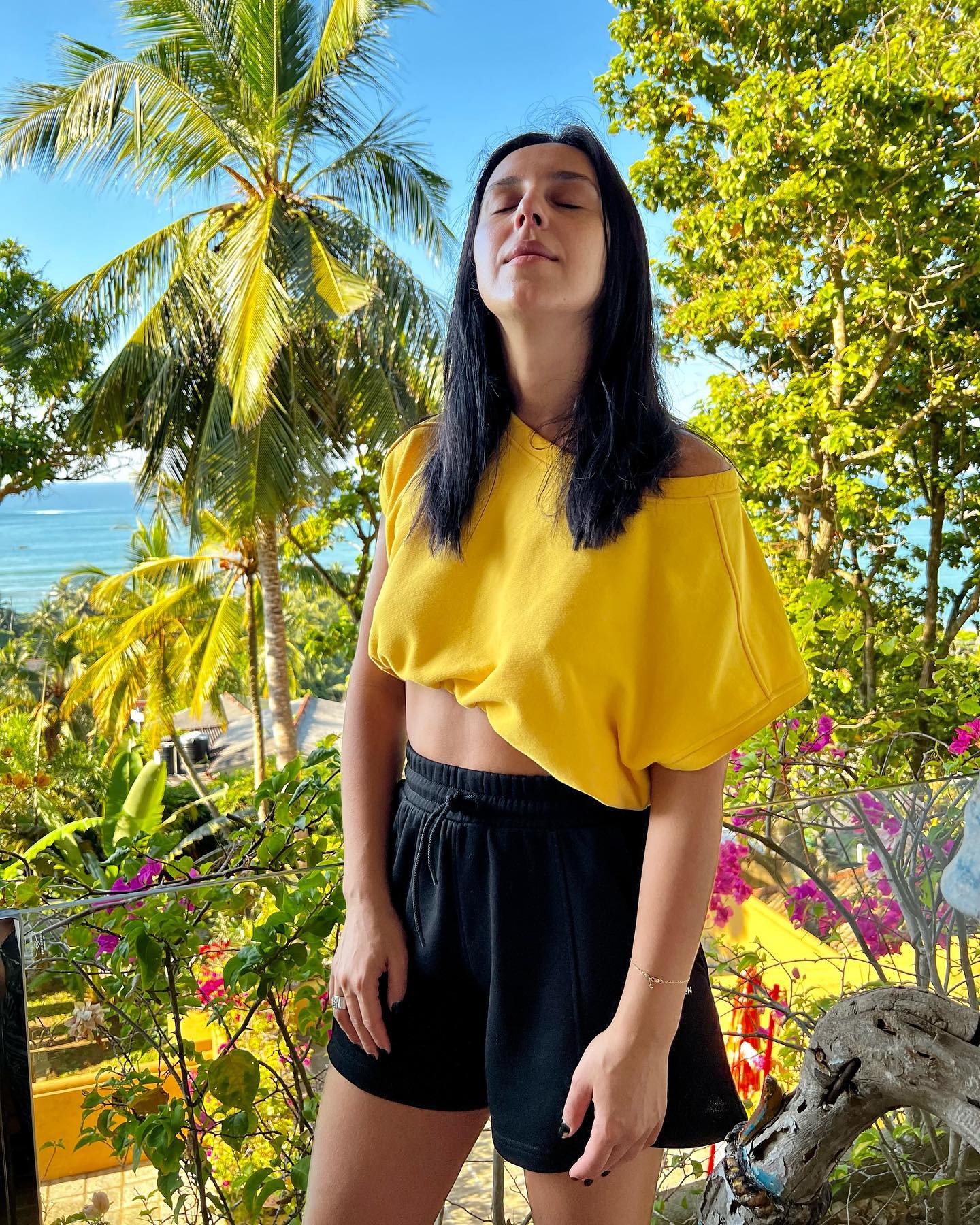 Джамала відпочиває на Шрі-Ланці без чоловіка і дітей: барвисті фото