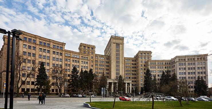 Скільки коштує навчання за контрактом у найкращих вишах України: детальний перелік із цінами