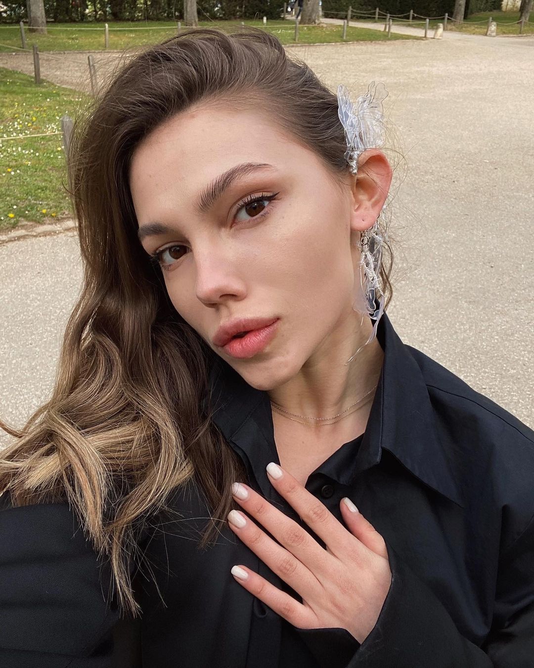 "У нас война, а ты гуляешь по Парижу": украинскую модель осудили за то, что у нее все хорошо