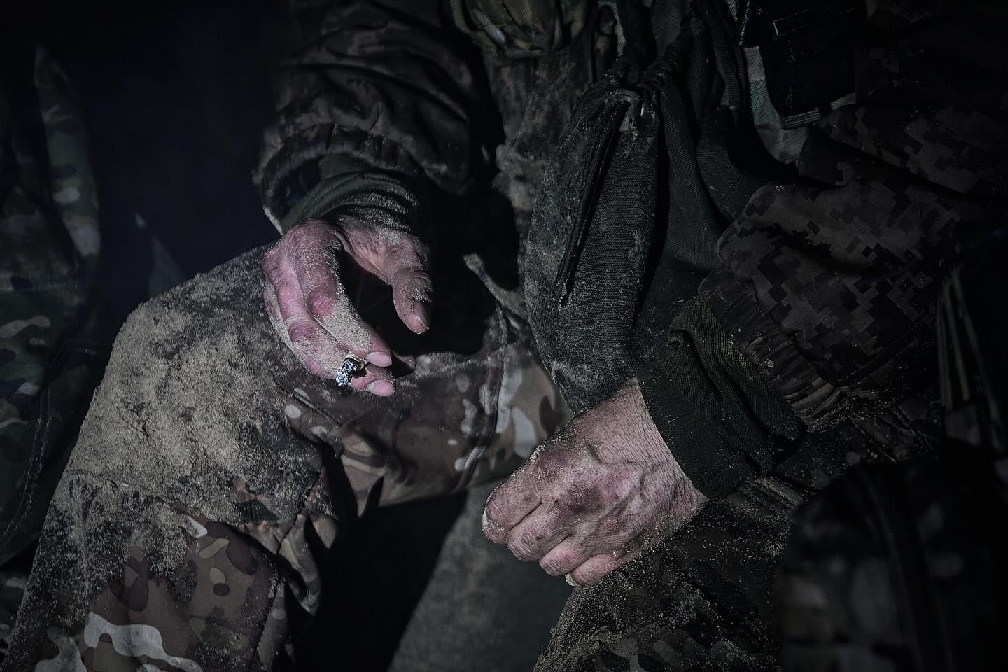 "Тридцять годин на нулі з піхотою": український фотограф показав реальні будні військових (фото)