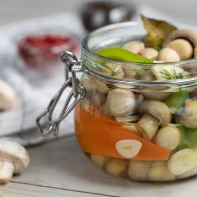 Маринованные грибы за одни сутки: быстрый и простой рецепт