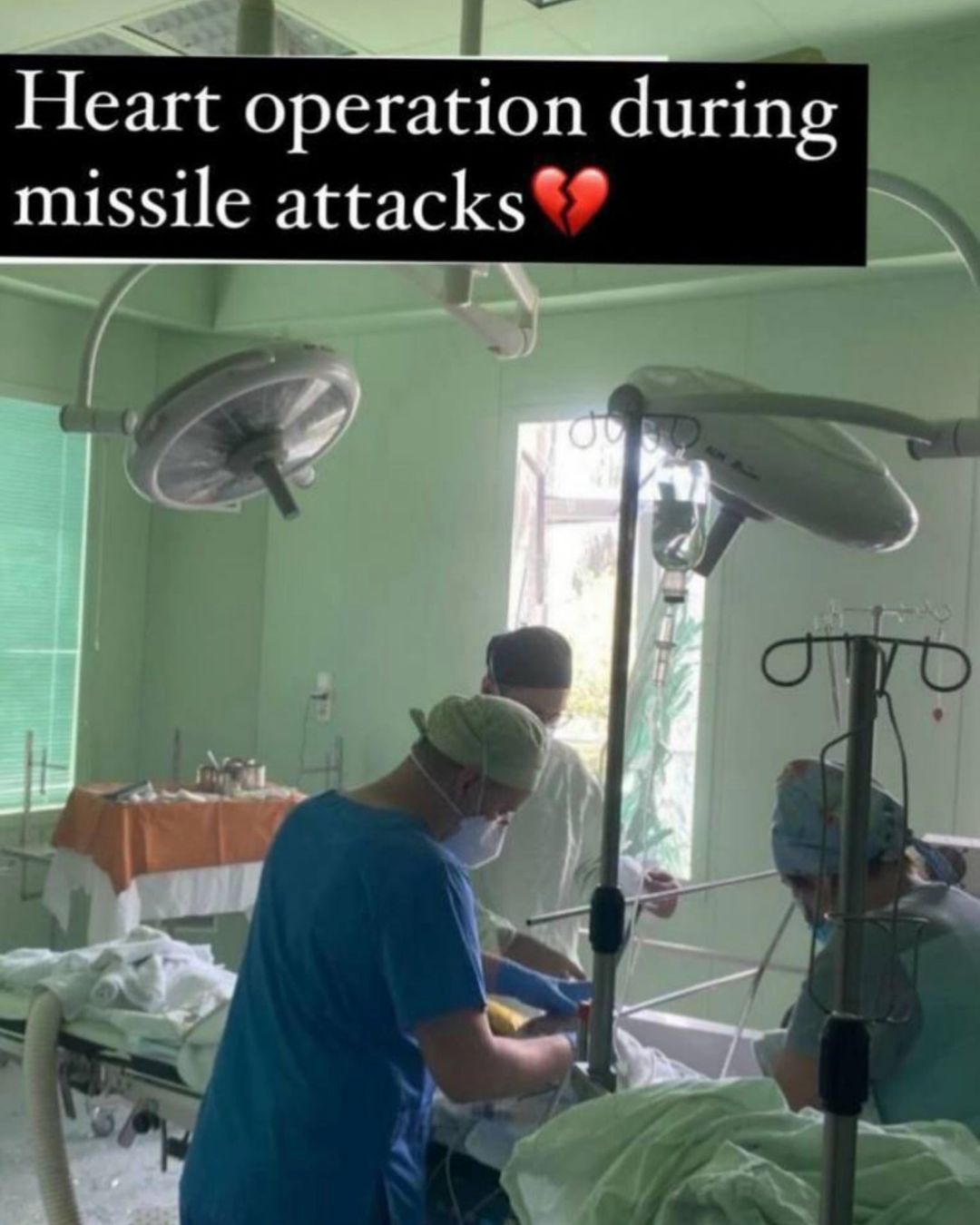 "Нескінченне пекло": Галкін страшним фото з "Охматдиту" відреагував на ракетні удари по Україні