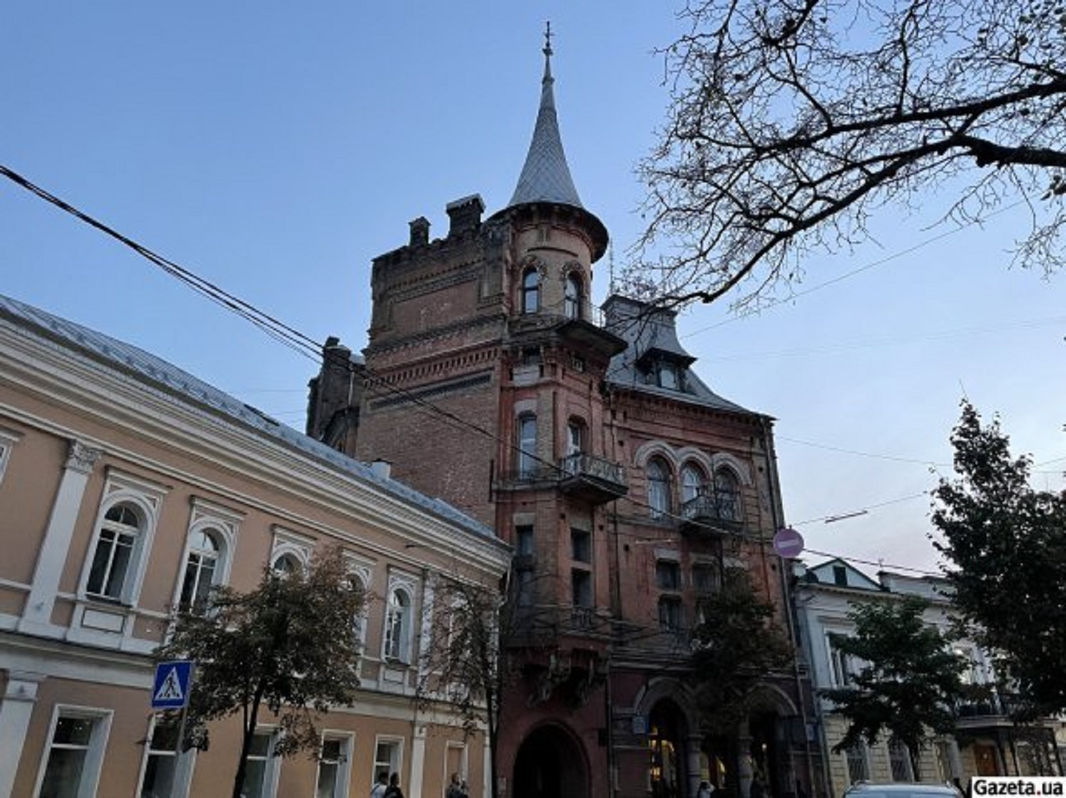 Топ-3 наймістичніші будівлі Києва з дивовижною архітектурою та моторошною історією