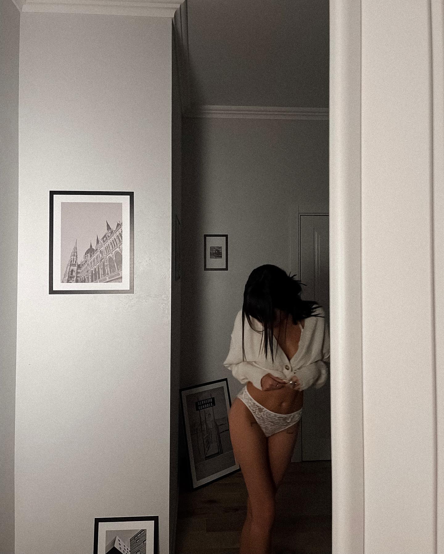 Дорофєєва поділилася провокаційними фото в білизні