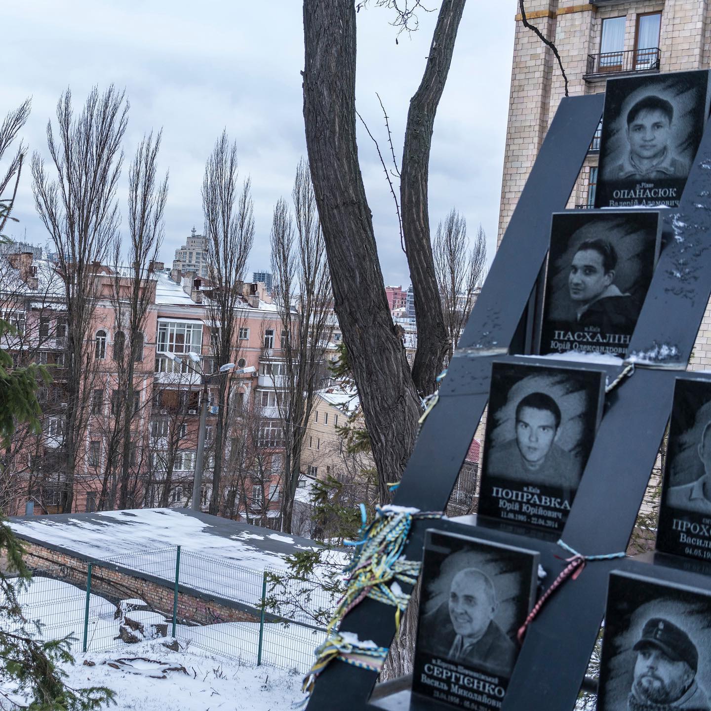 Фотопроект The New York Times о том, как живут украинцы на фоне агрессии РФ. Без скандала не обошлось