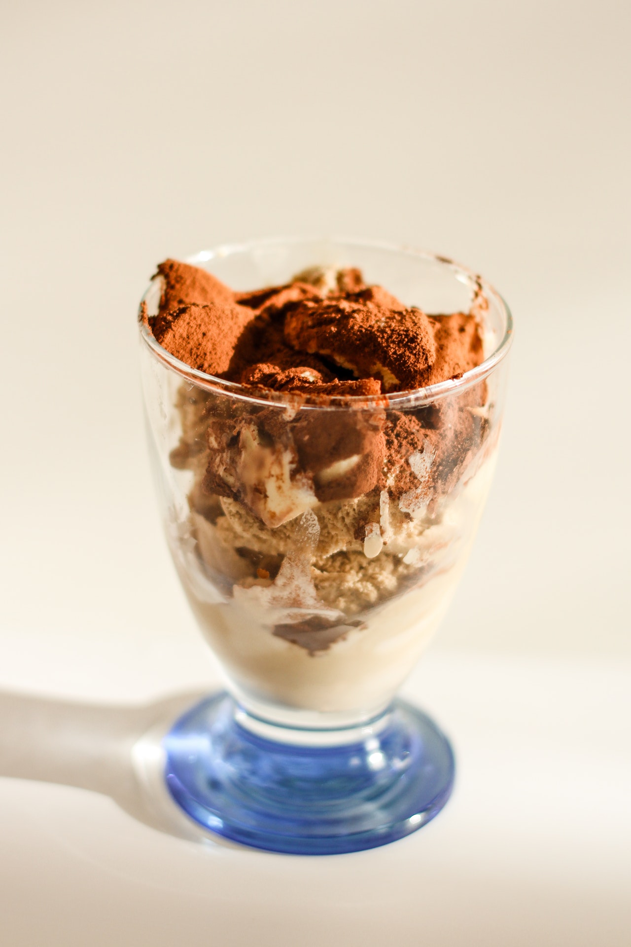 Тірамісу в кухлі: рецепт смачного десерту з бананом без цукру