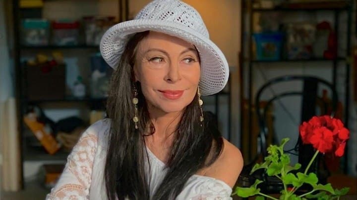Звезда 90-х Марина Хлебникова после пожара перенесла несколько операций и кожных пластик