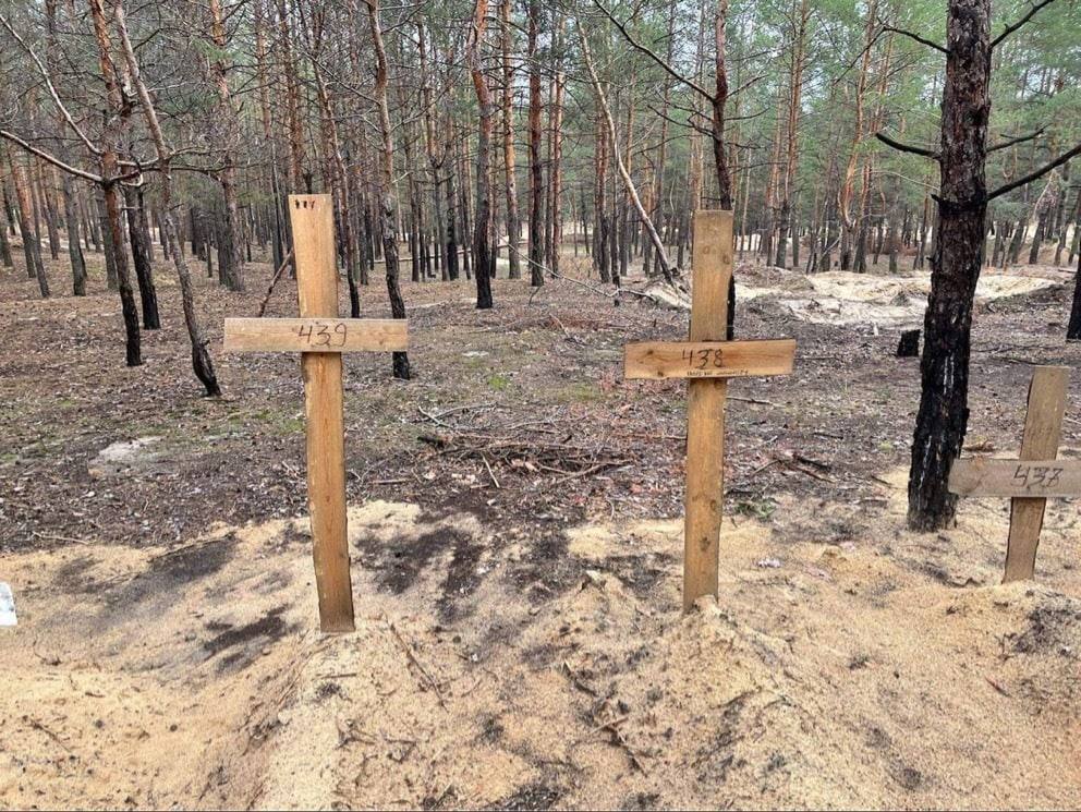 Новая Буча. В Изюме найдены массовые захоронения людей (фото)