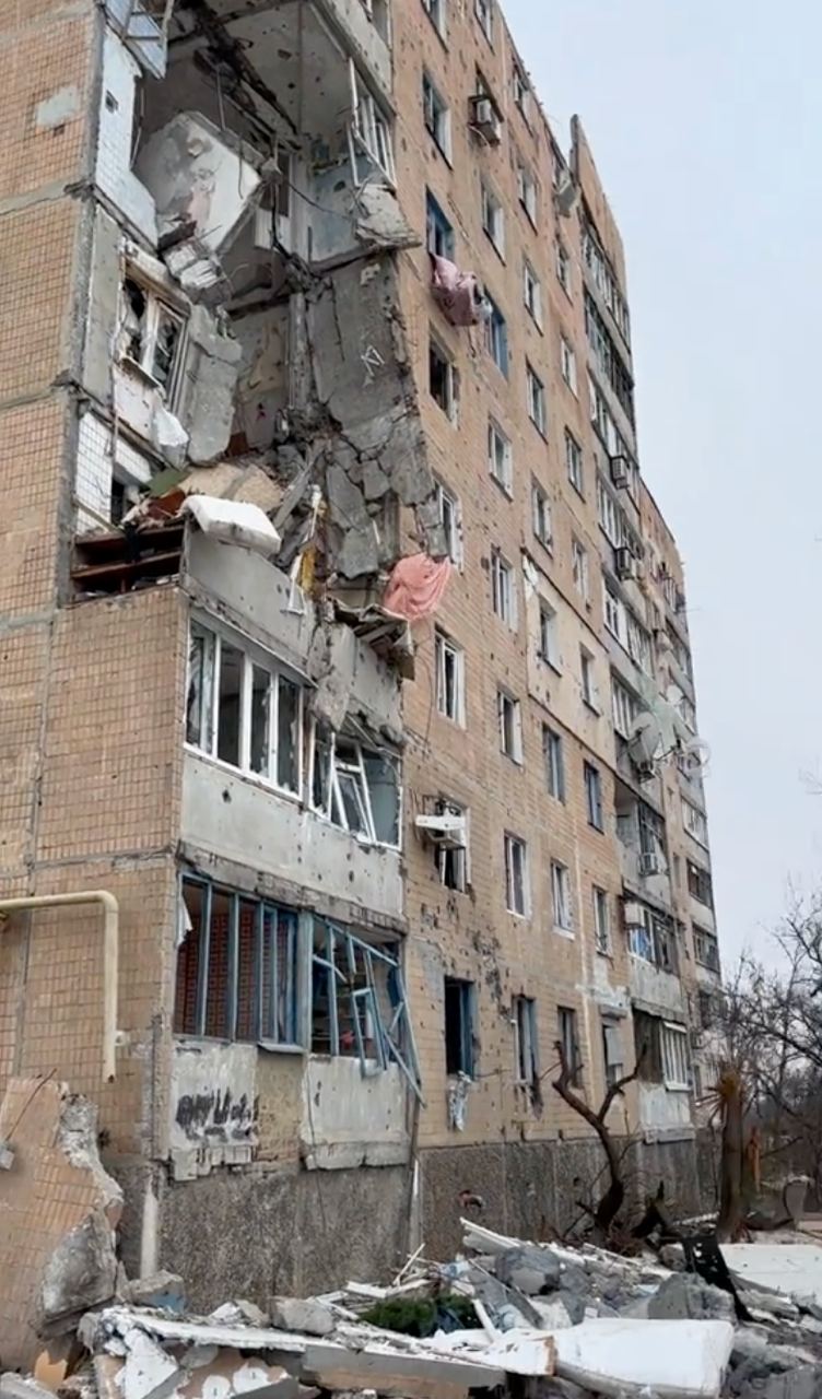 "Перетворюється на Маріуполь": російські окупанти жахливо зруйнували Вугледар (фото)