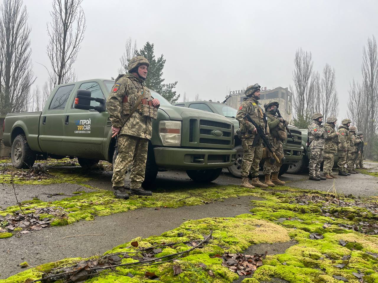 ВСУ получили 15 пикапов, которые встанут на защиту неба над Киевом (фото)