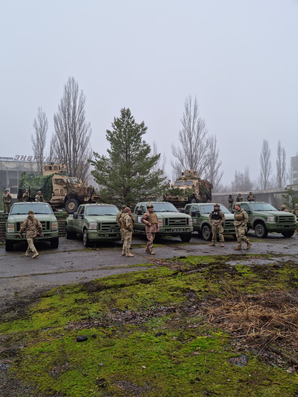 ВСУ получили 15 пикапов, которые встанут на защиту неба над Киевом (фото)