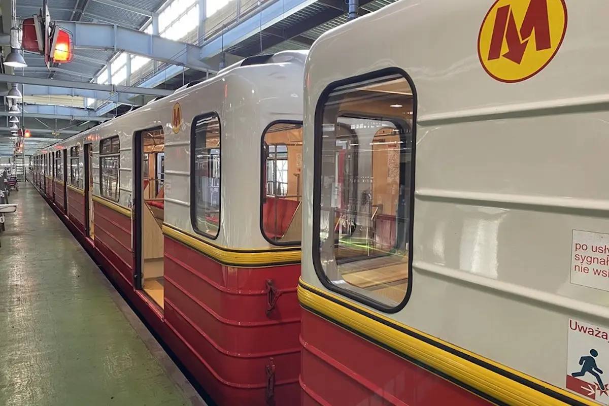 В метро Киева уже ездят польские вагоны: как они выглядят