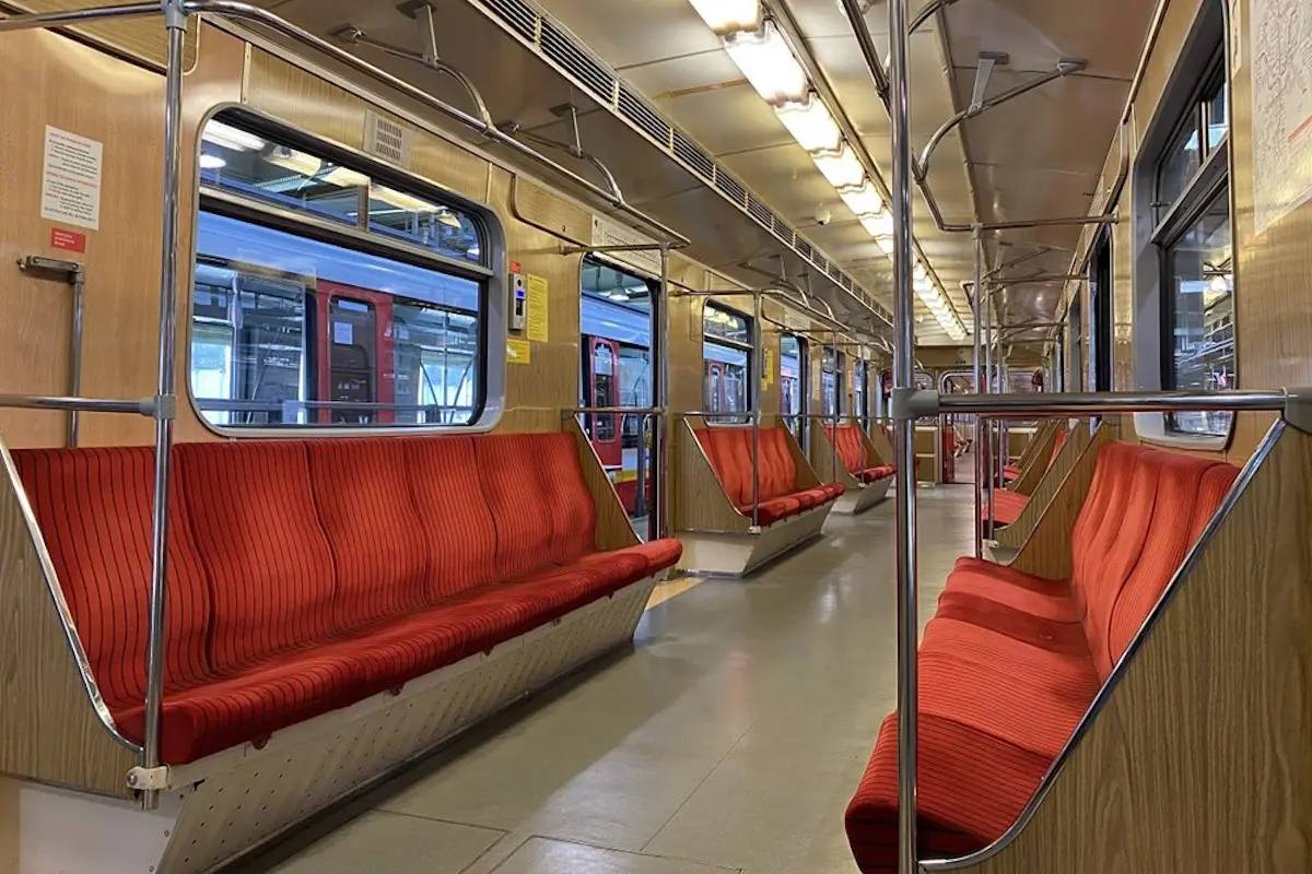 В метро Киева уже ездят польские вагоны: как они выглядят