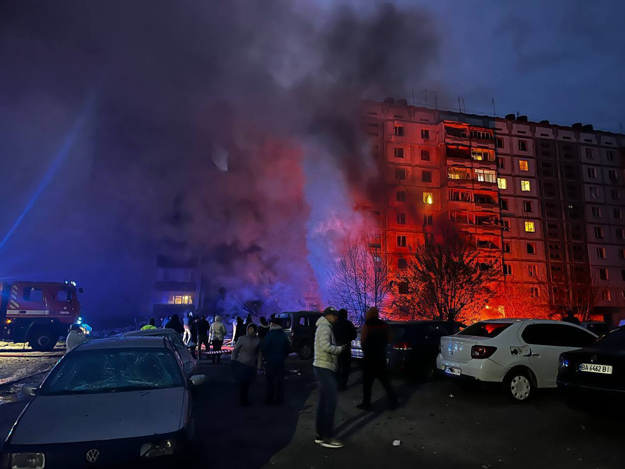 "Я вас ненавижу": в квартиру в Умани, где спали дети, попала российская ракета (видео)