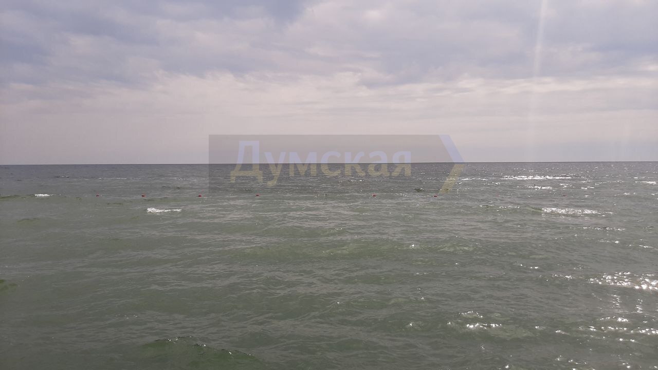 В Одессе пляжный сезон? В сети показали фото с буйками на море