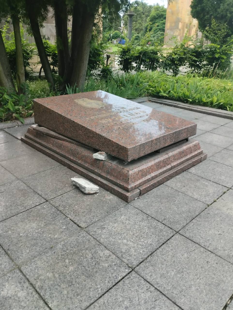 У Львові намагались викрасти прах радянського розвідника: що відомо