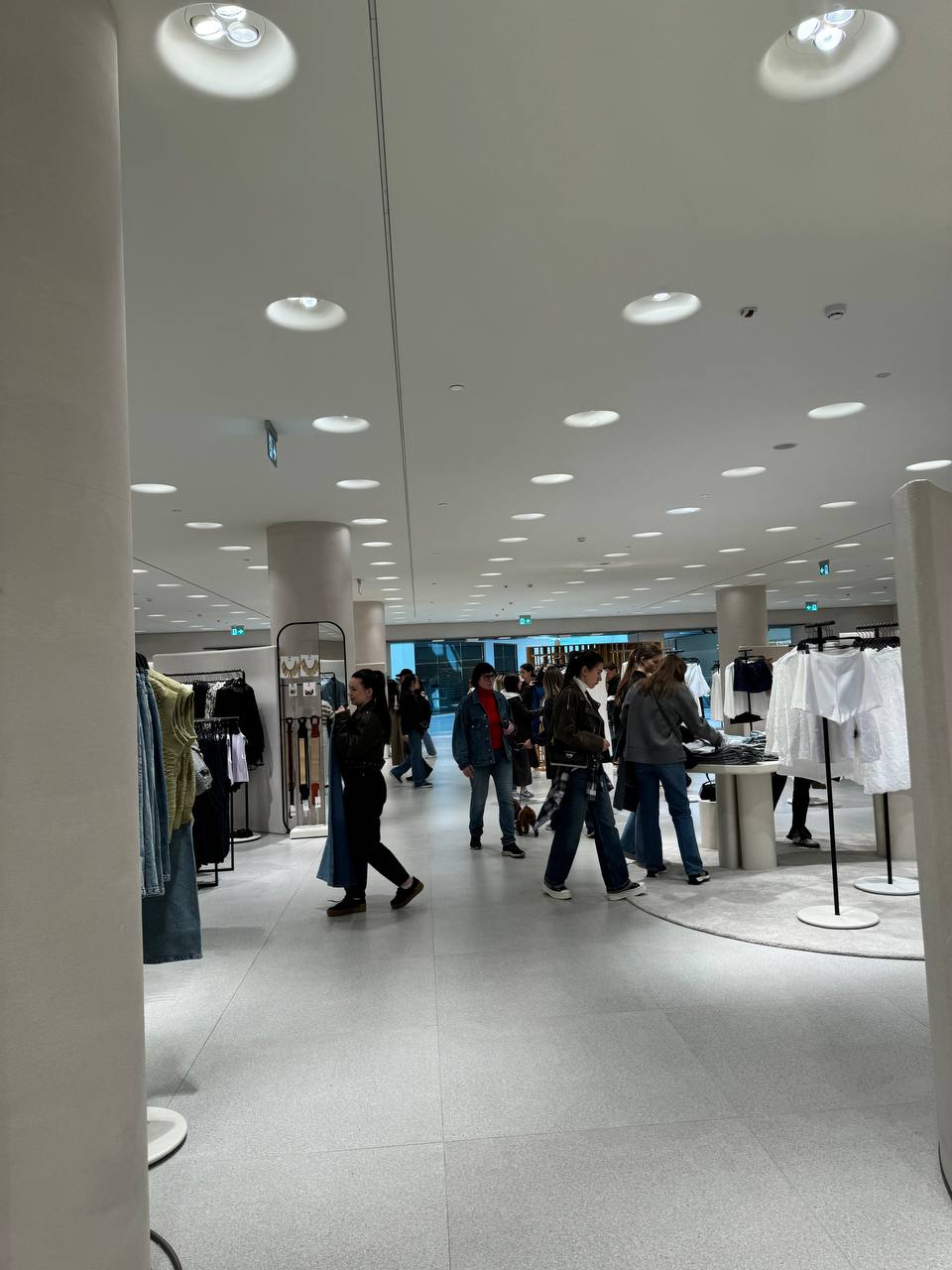 ZARA снова работает. Как открывались магазины Inditex в Киеве (фото)