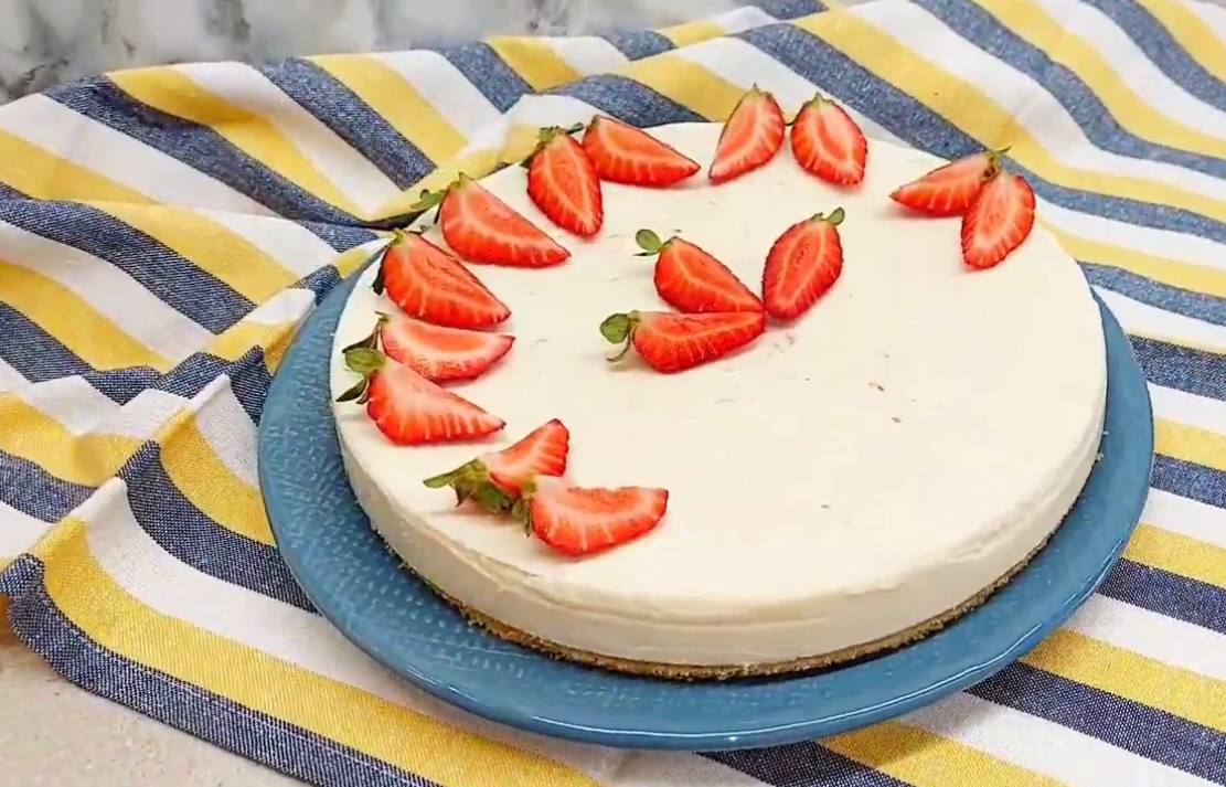 Вкусный летний десерт без выпечки, муки и яиц: его смогут приготовить все