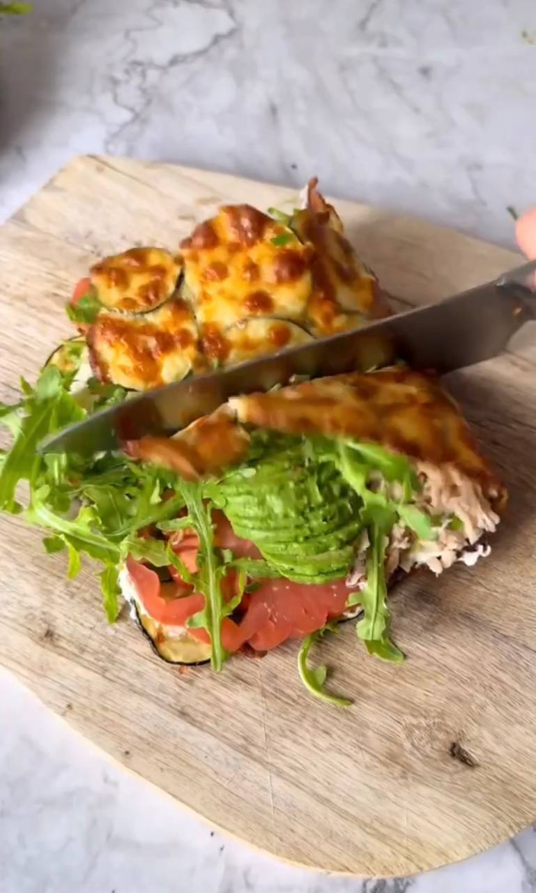 Вкусный сэндвич из кабачков, который станет вашим любимым: готовится очень легко