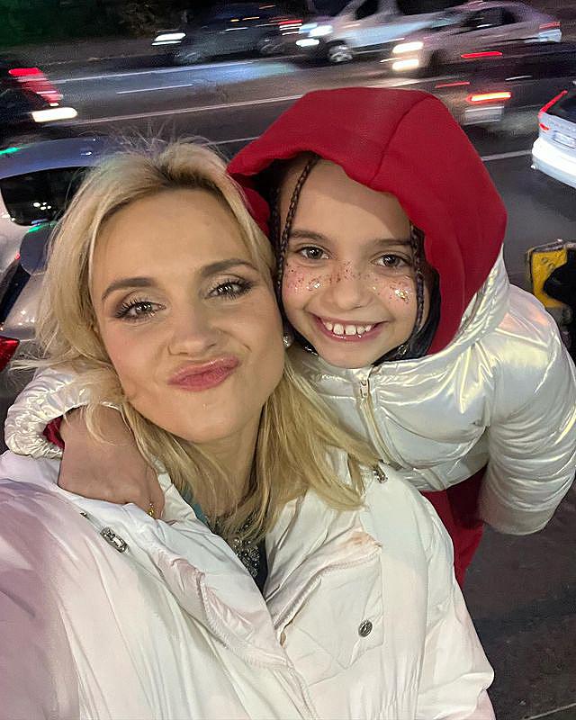 Як не збожеволіти від страшних новин: Ребрик з доньками поділилися дієвим засобом