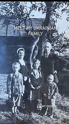 Підтримую Батьківщину: зірка "Вікінгів" одягла вишиванку і вперше показала унікальні фото української рідні