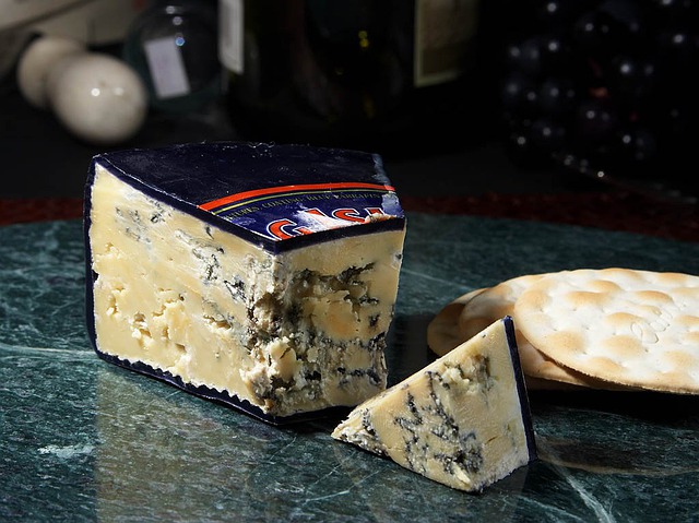 Ця звична їжа небезпечна для дітей: список заборонених продуктів
