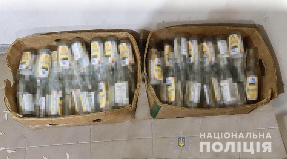 Украинцам продавали в магазинах поддельную водку с бирками известных марок: каких именно