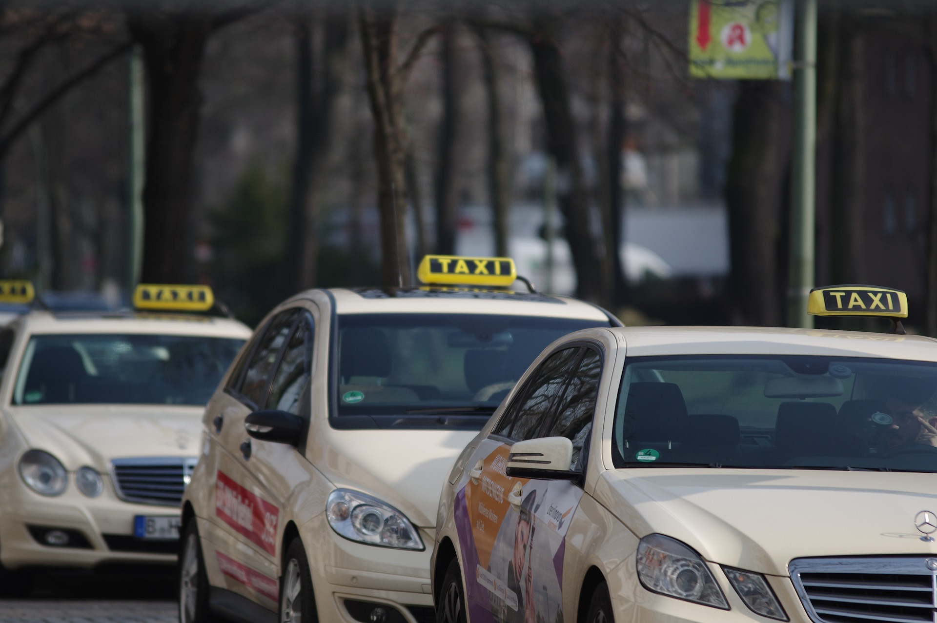 5 способів, якими таксисти обманюють туристів у різних країнах