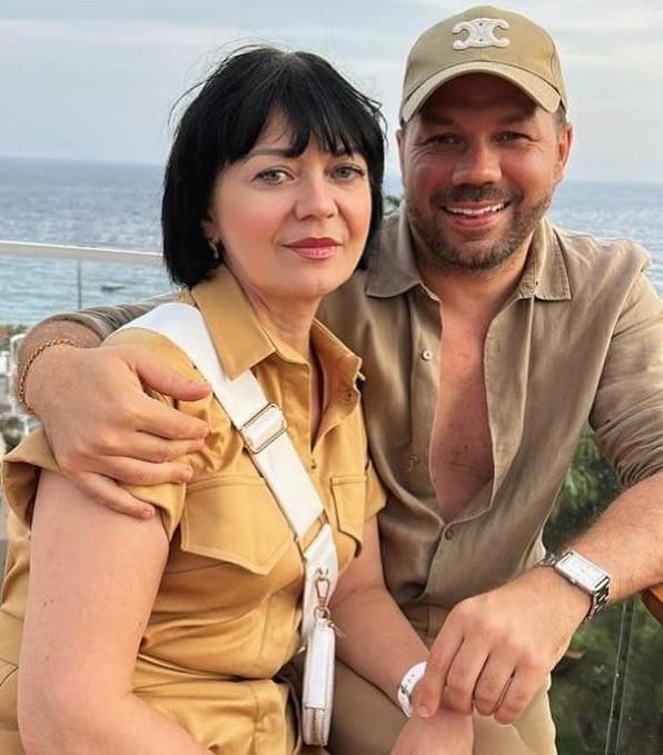 Андре Тан тронул признанием о маме и показал ее на редком фото
