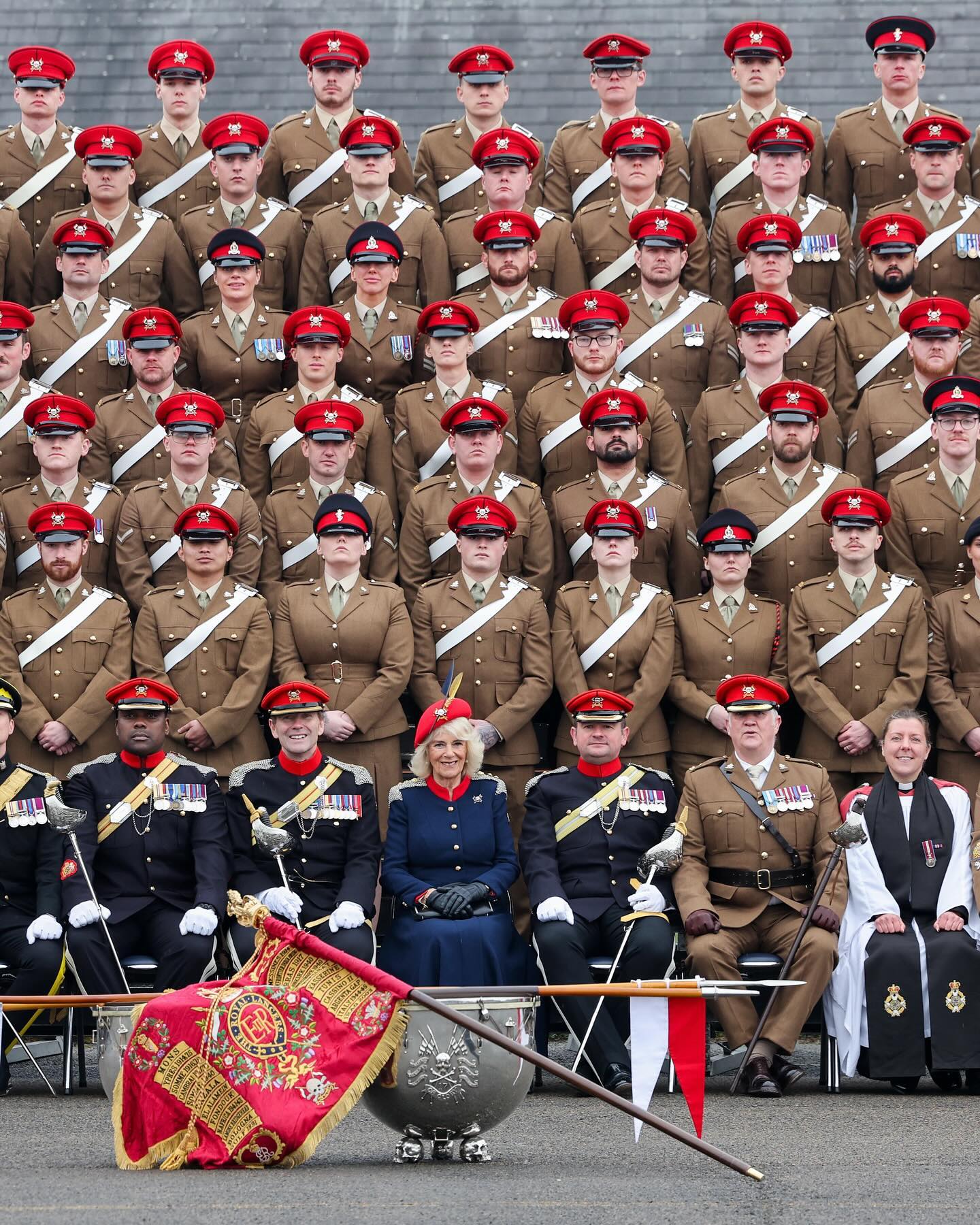 Королева Камілла приміряла на себе брошку Єлизавети II для важливої родинної події :про що мова