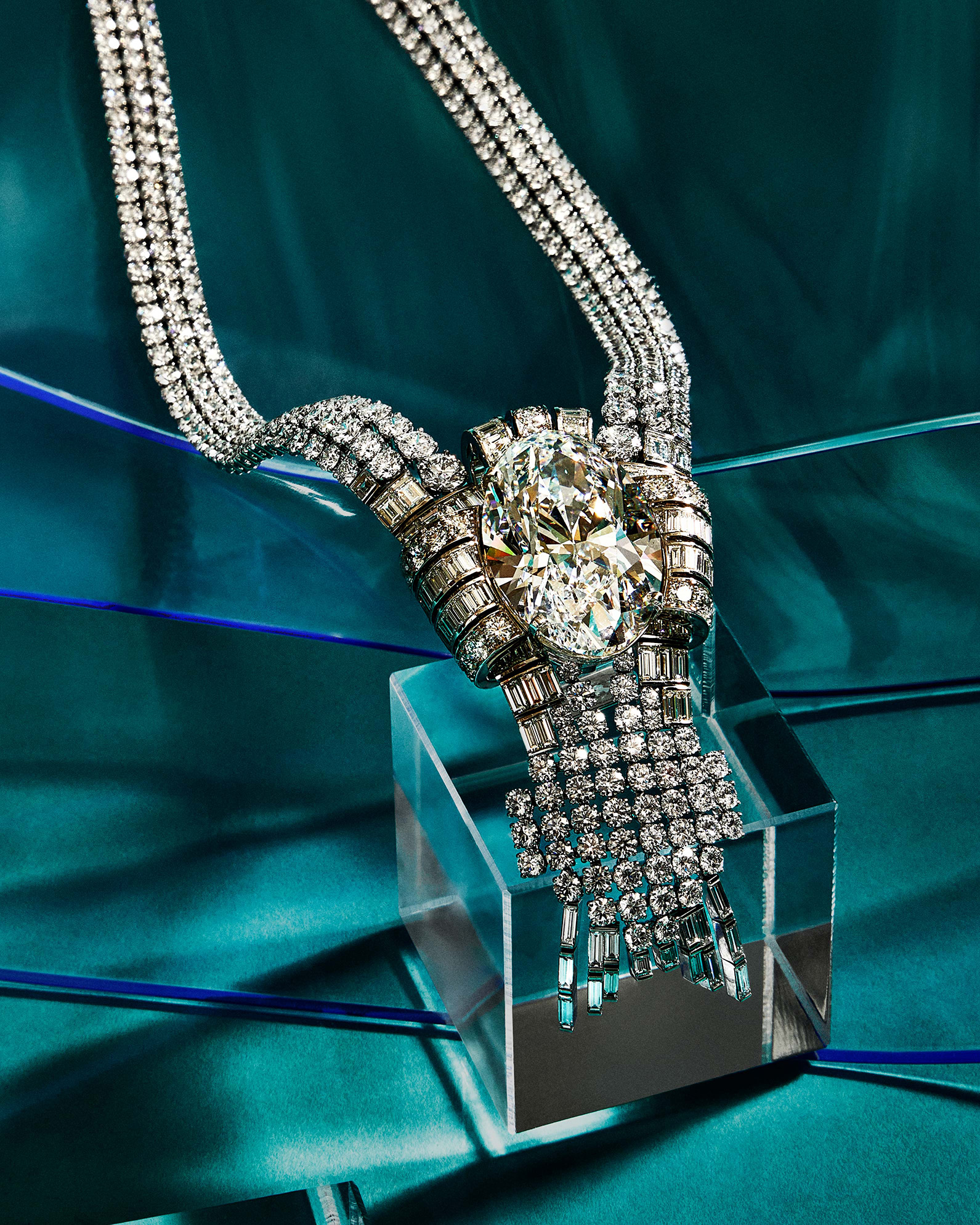 Показали, как выглядит самое дорогое украшение в истории Tiffany: фото красоты за 30 миллионов долларов