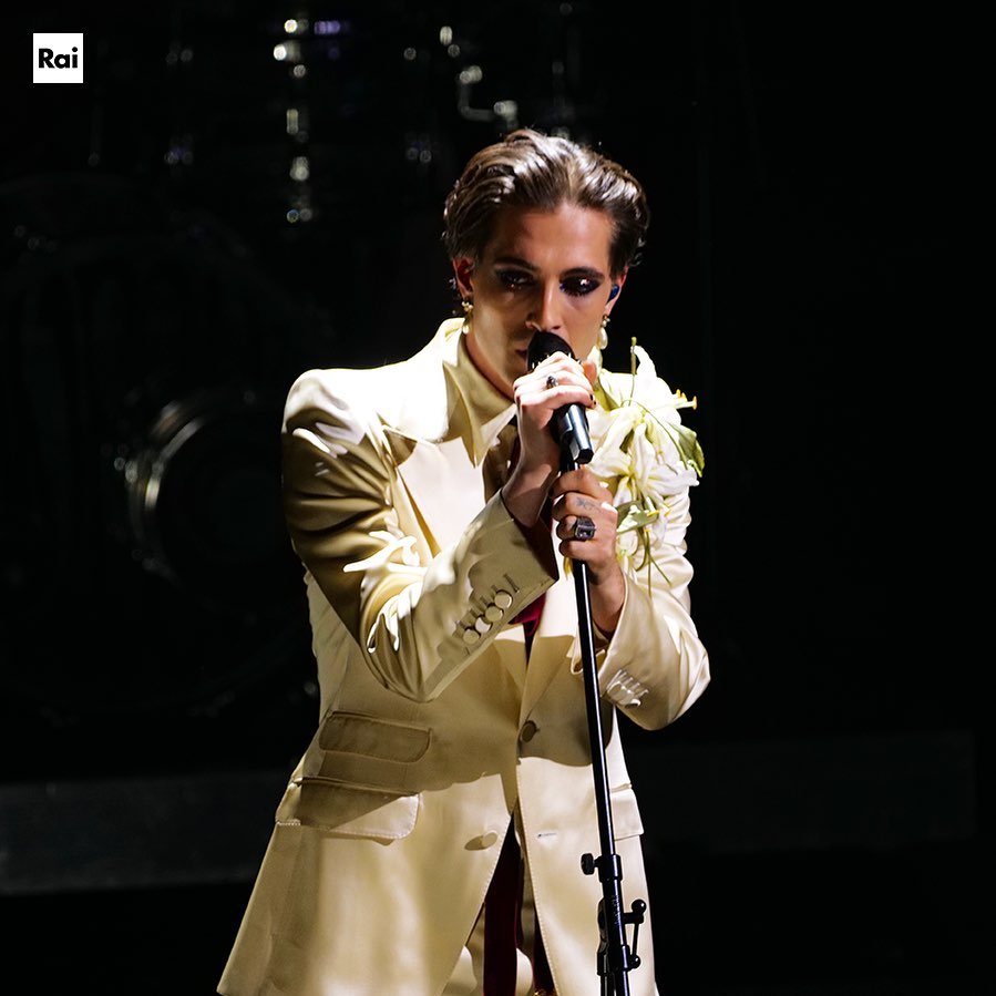 В Италии прошел легендарный фестиваль Сан-Ремо 2022: яркие фото и видео