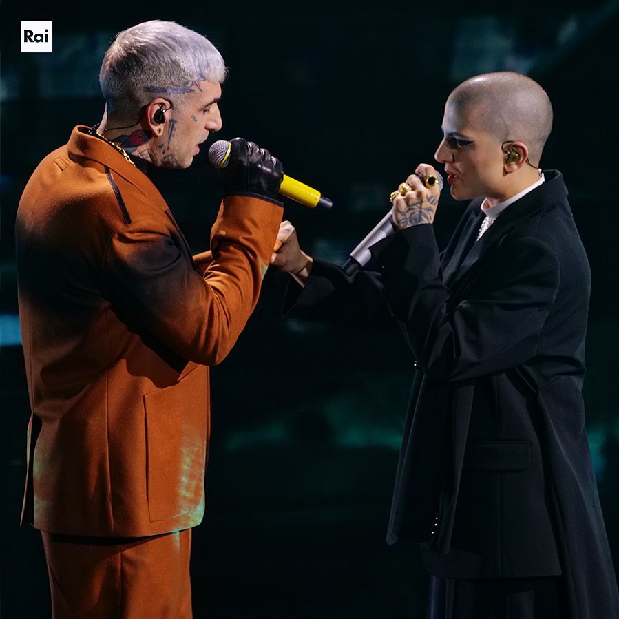 В Италии прошел легендарный фестиваль Сан-Ремо 2022: яркие фото и видео