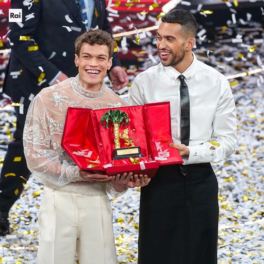 В Италии прошел легендарный фестиваль Сан-Ремо 2022: яркие фото и видео