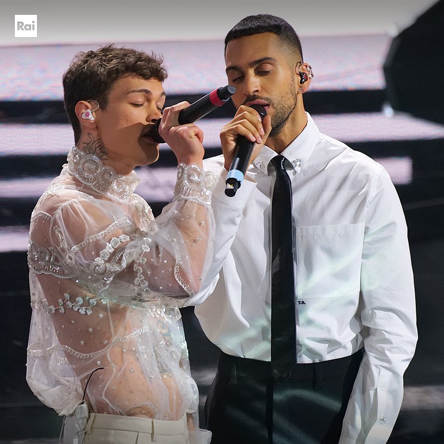 В Италии прошел легендарный фестиваль Сан-Ремо 2022: яркие фото и видео